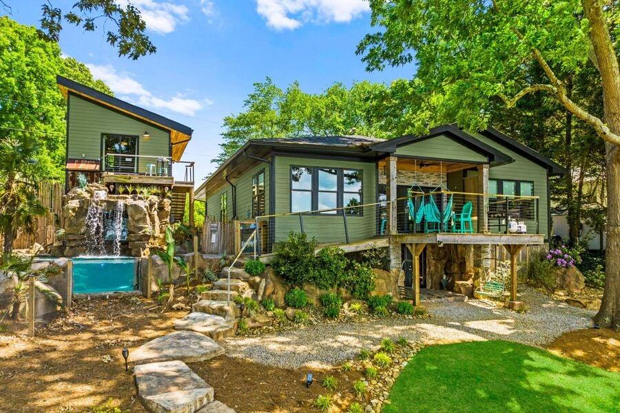 StayLakeNorman is a local business providing luxury waterfront vacation rental, Nancy Key.