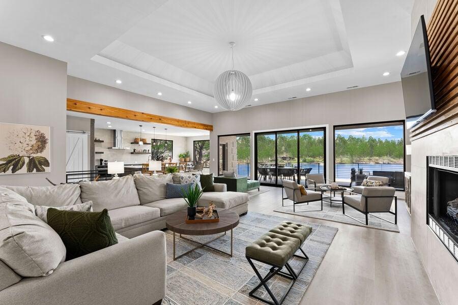 Where to stay this summer if you are bringing your dog. All of StayLakeNorman's luxury vacation rentals are pet friendly!