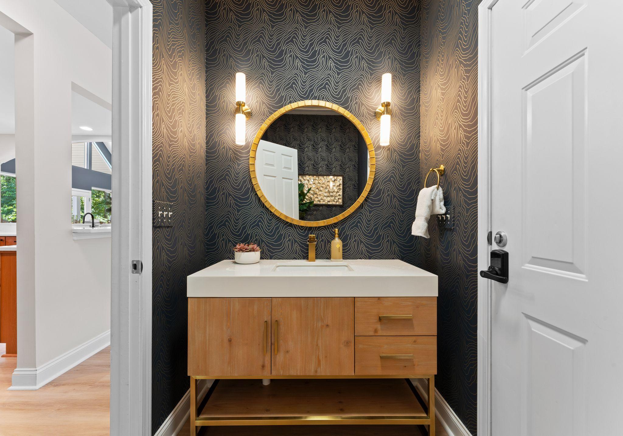 bathroom-wallpaper