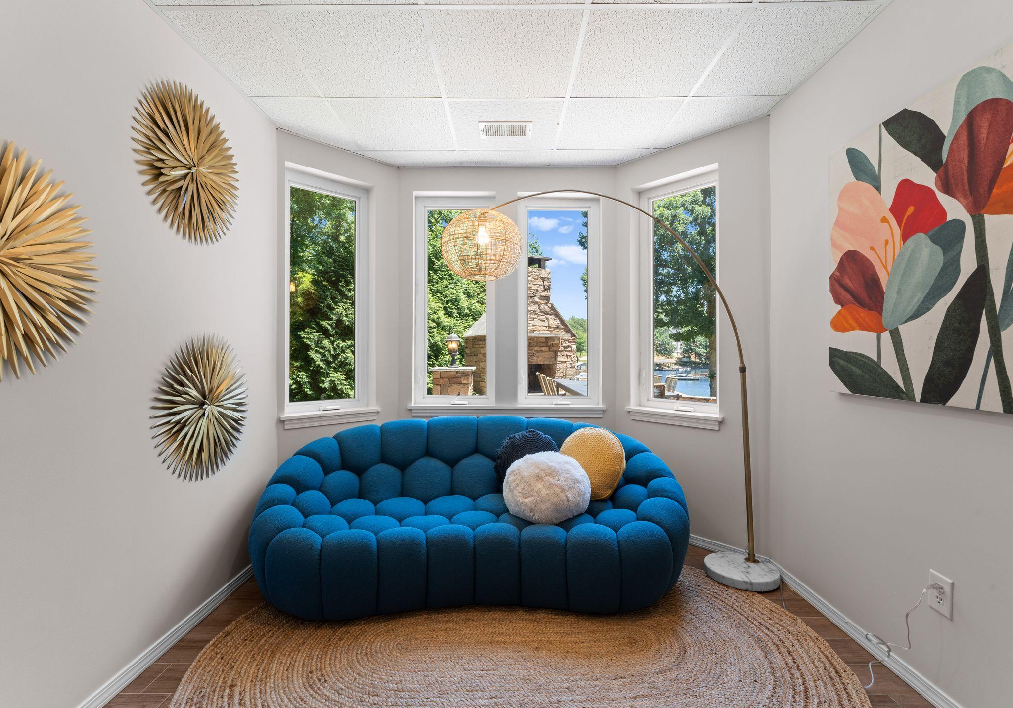 blue-bubble-couch
