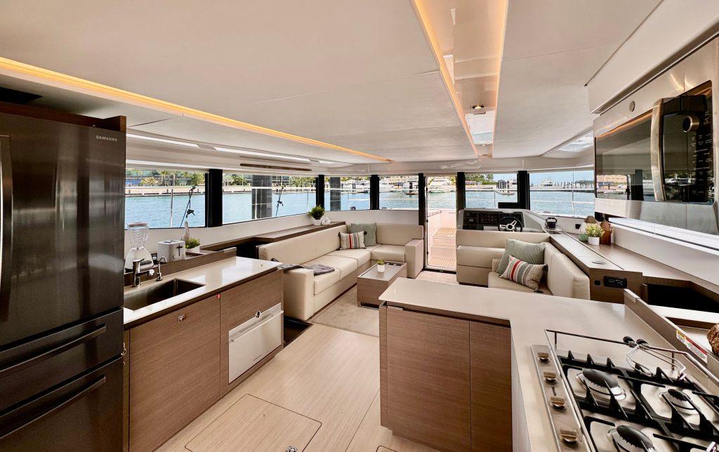 Charter Bahamas, luxury private yacht charter