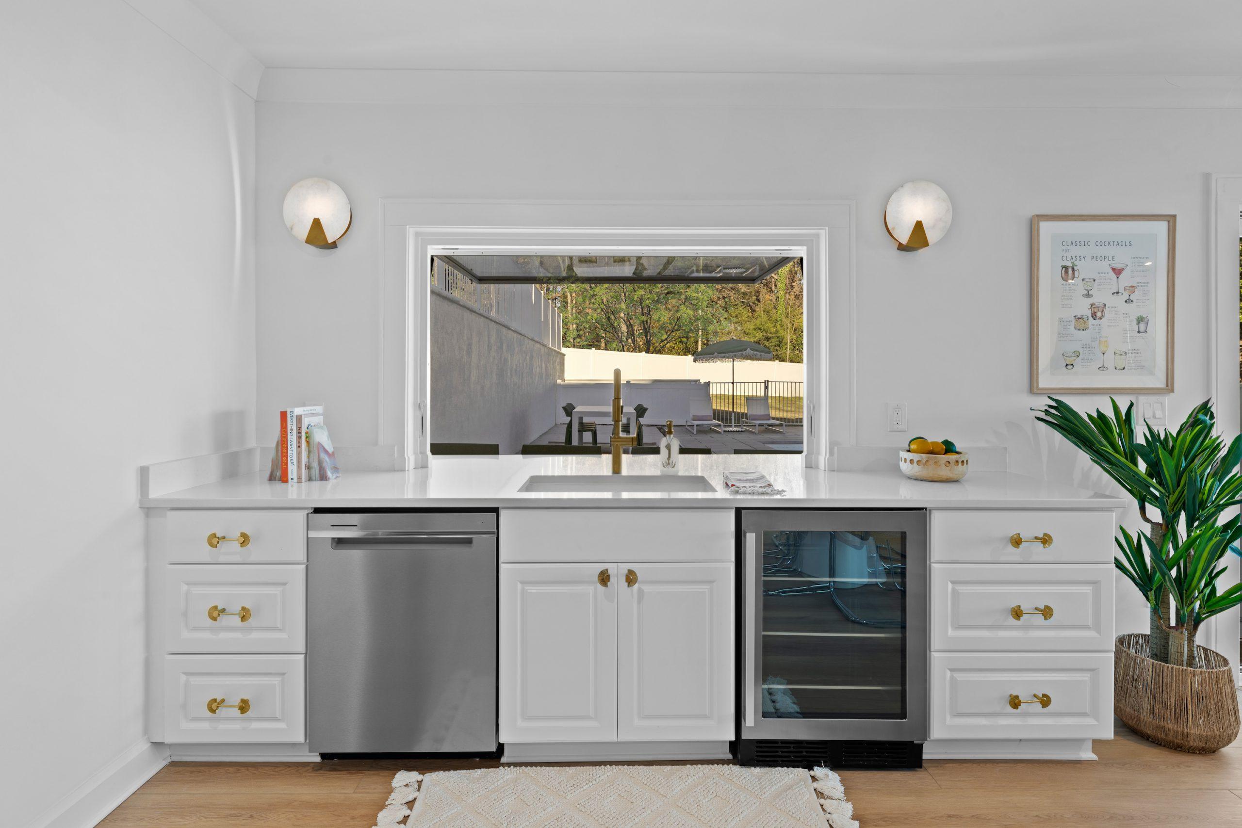 designing luxury lakefront vacation homes
