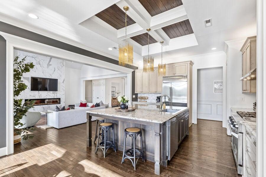 host a creative workshop from the comfort of your StayLakeNorman luxury rental! 