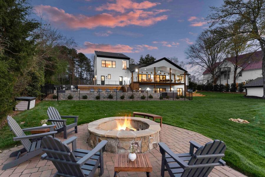 StayLakeNorman luxury lakefront rentals in Lake Norman, North Carolina