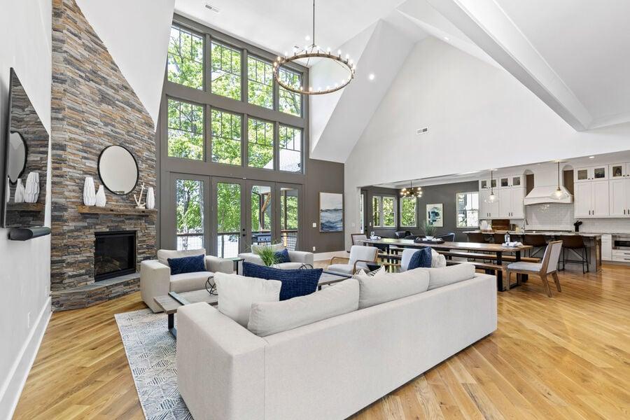 staylakenorman-luxury-lakefront-vacation-rentals