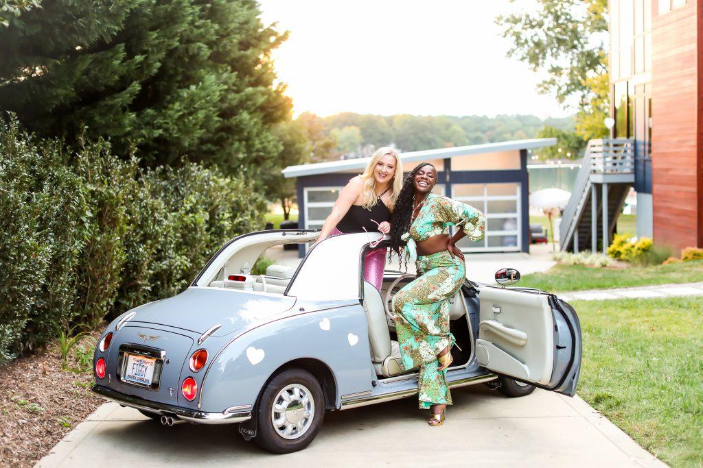 StayLakeNorman luxury waterfront vacation rentals are the perfect setting for your luxury bachelorette experience.
